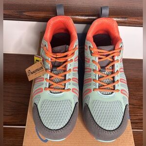 Nautilus Women’s Carbon Fiber Toe Slip-Resistant Work Athletic Shoe,6.5 Wide